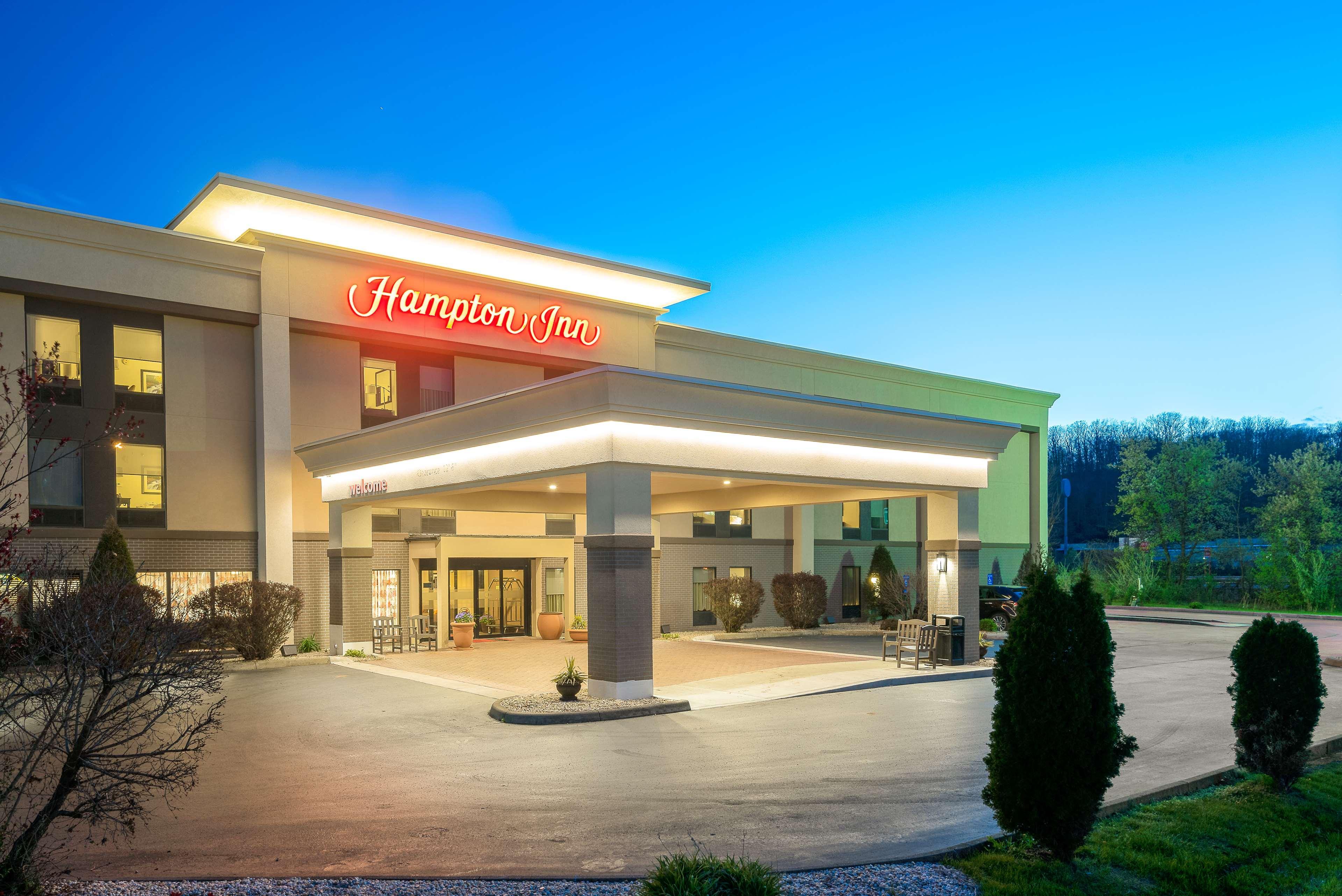 Hampton Inn Parkersburg/Mineral Wells Exterior photo