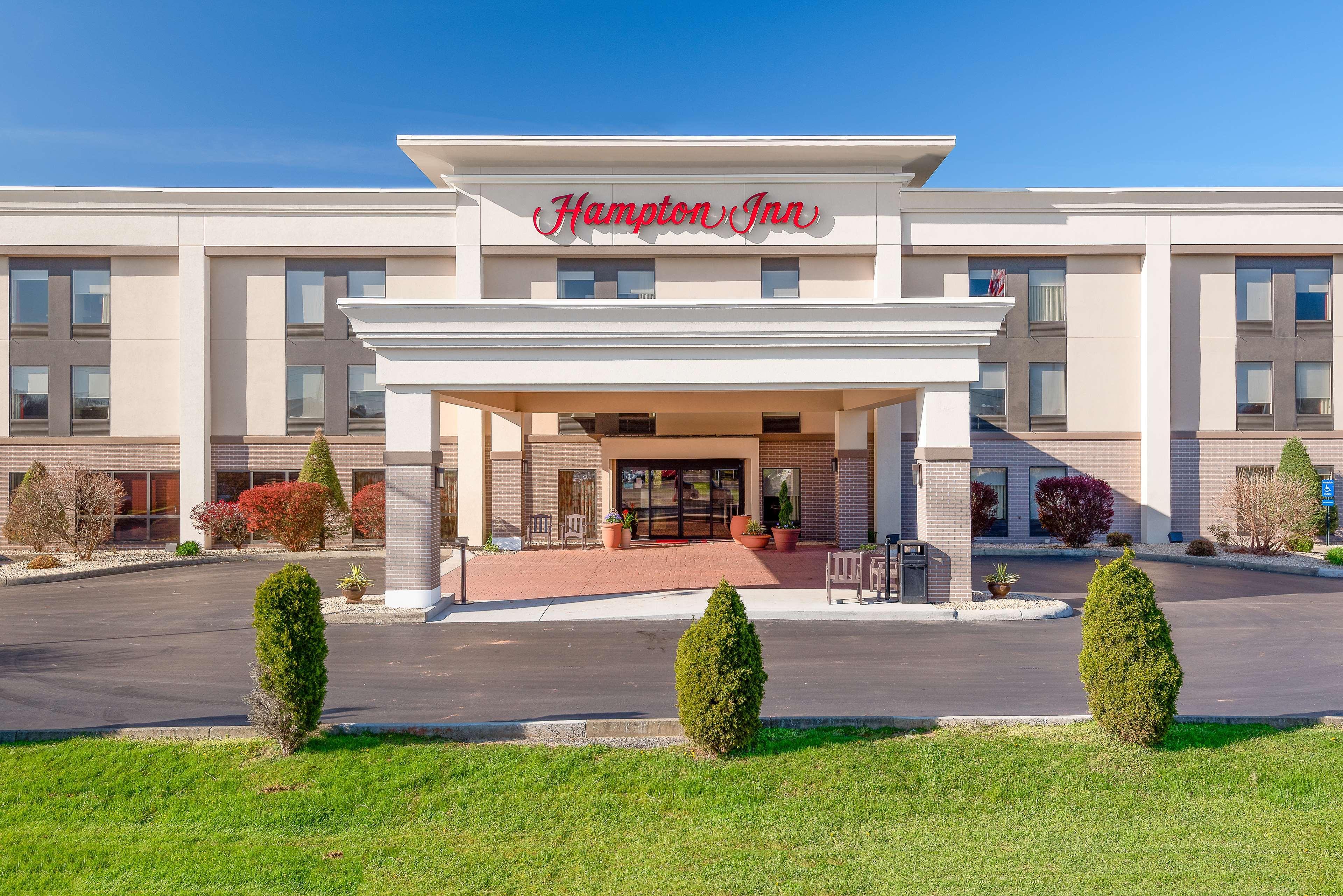 Hampton Inn Parkersburg/Mineral Wells Exterior photo