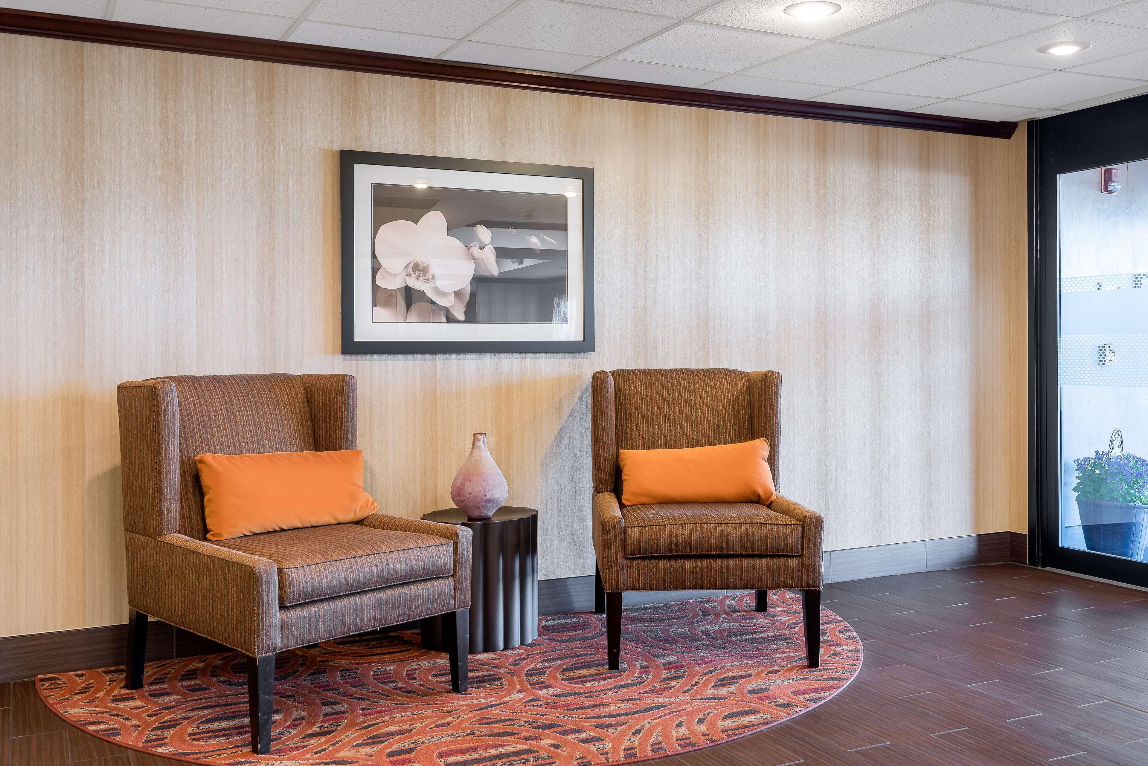 Hampton Inn Parkersburg/Mineral Wells Exterior photo