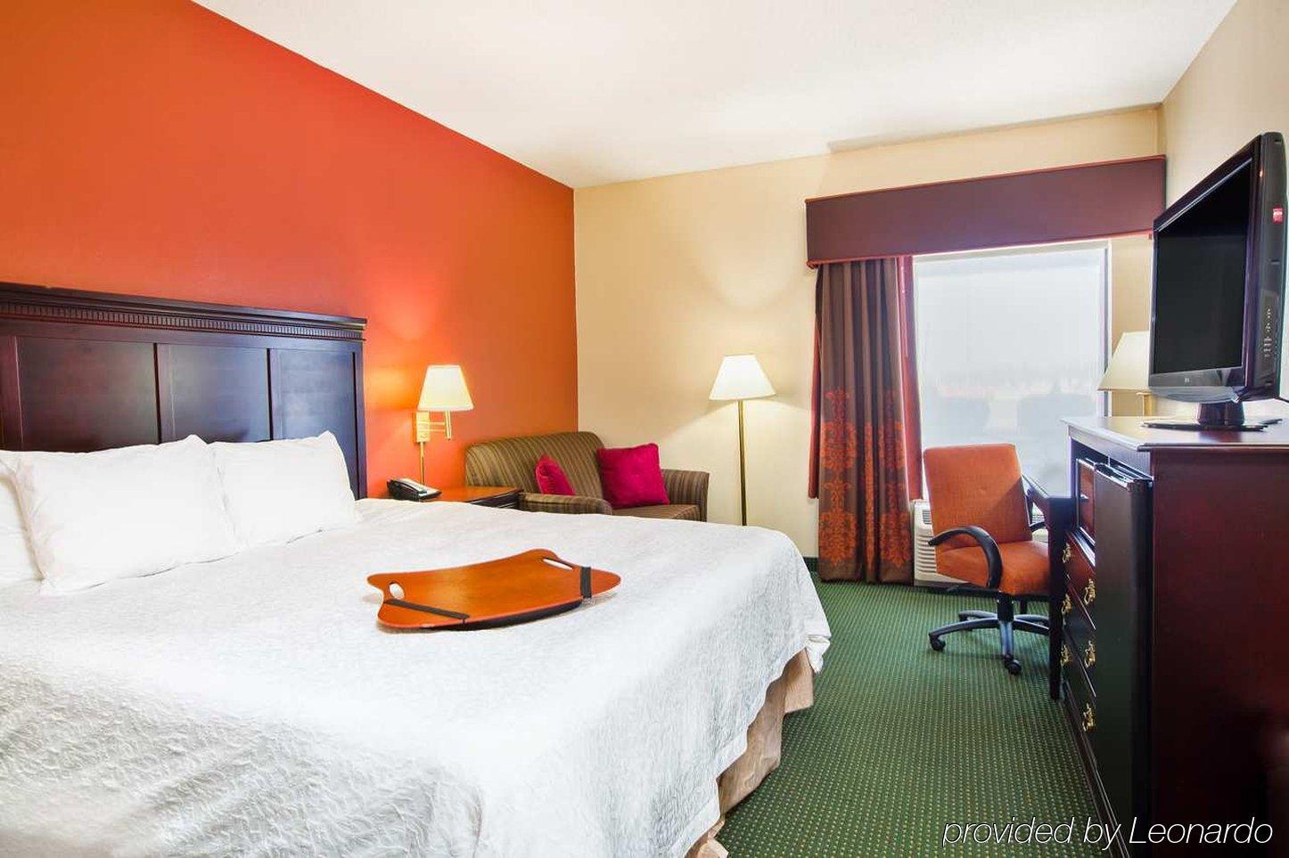 Hampton Inn Parkersburg/Mineral Wells Exterior photo