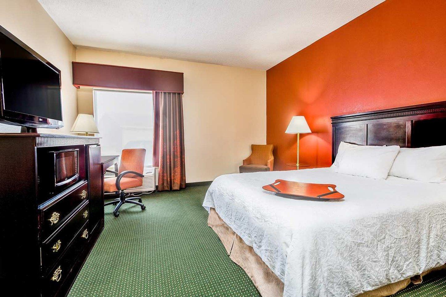 Hampton Inn Parkersburg/Mineral Wells Exterior photo