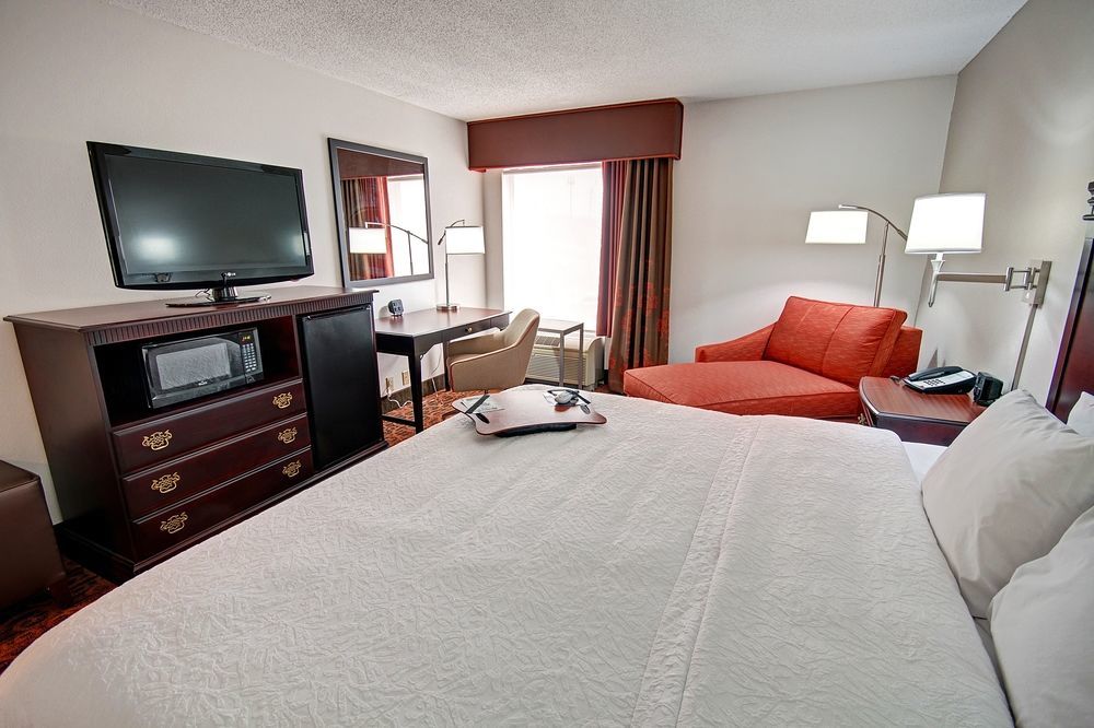 Hampton Inn Parkersburg/Mineral Wells Exterior photo
