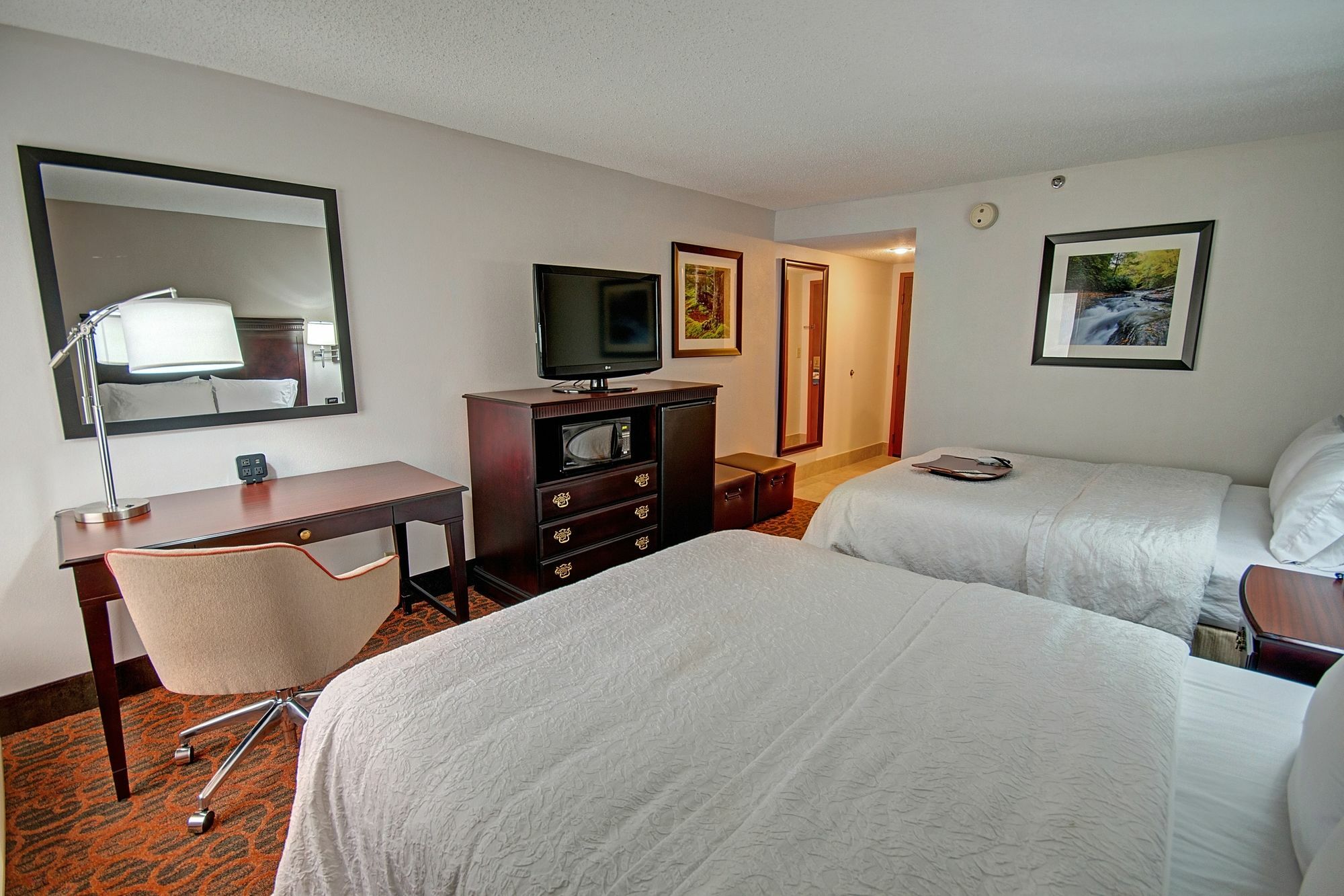 Hampton Inn Parkersburg/Mineral Wells Exterior photo